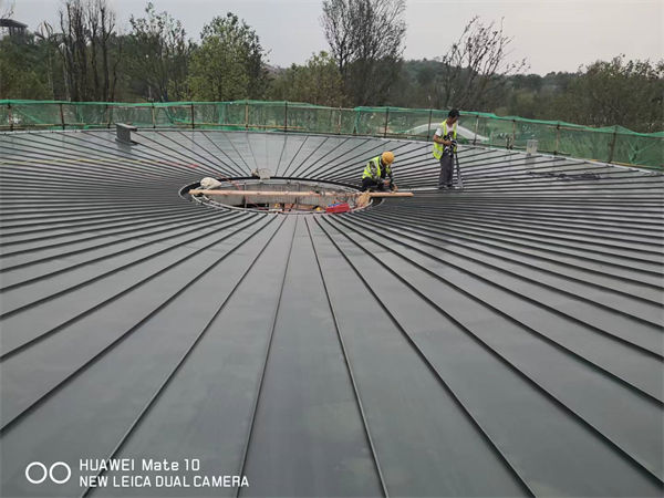 四川公园钛锌板屋面工程