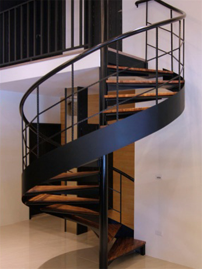 钢结构螺旋楼梯的施工是怎么样完成的？