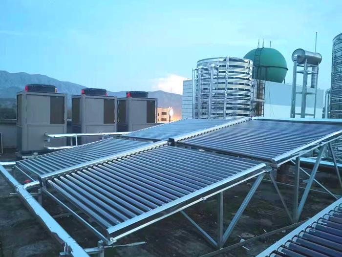 成都铁路局某段太阳能系统和空气能热水器安装
