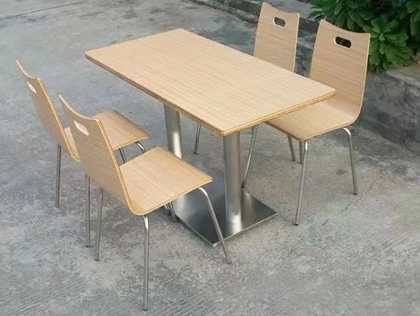 4人餐桌