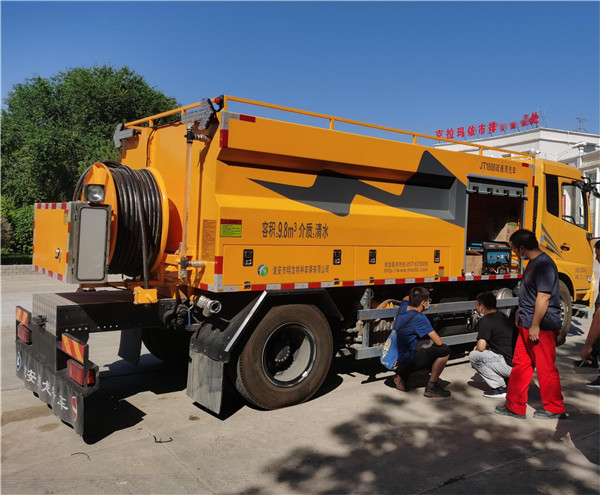 新疆克拉玛依市某某单位清洗吸污车项目