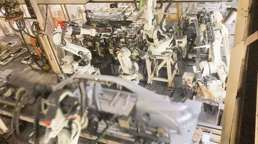 汽车行业：视觉引导横梁抓取上料