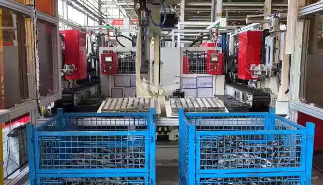 重工行业：视觉引导深框链轨节抓取上料