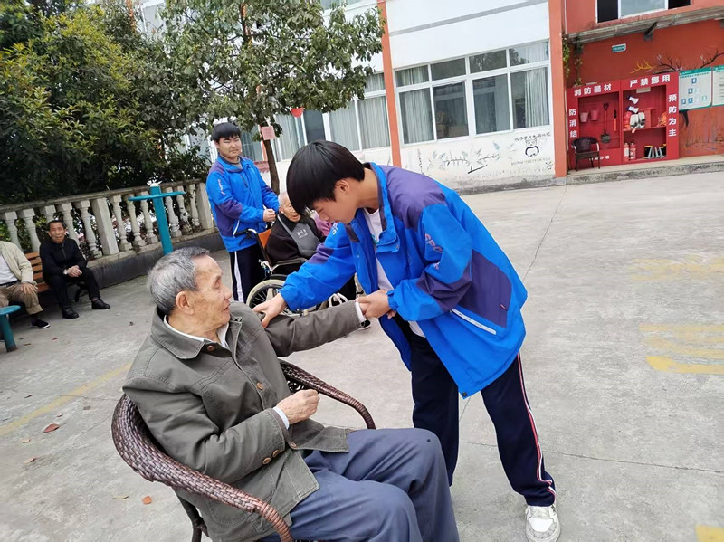 献爱心活动