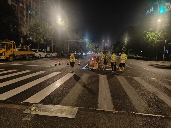 成都斑马线道路划线施工