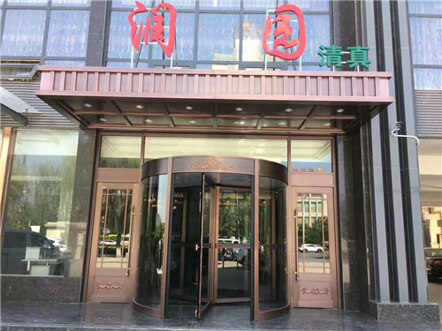 在使用河南旋转门安全事项要注意哪些呢？