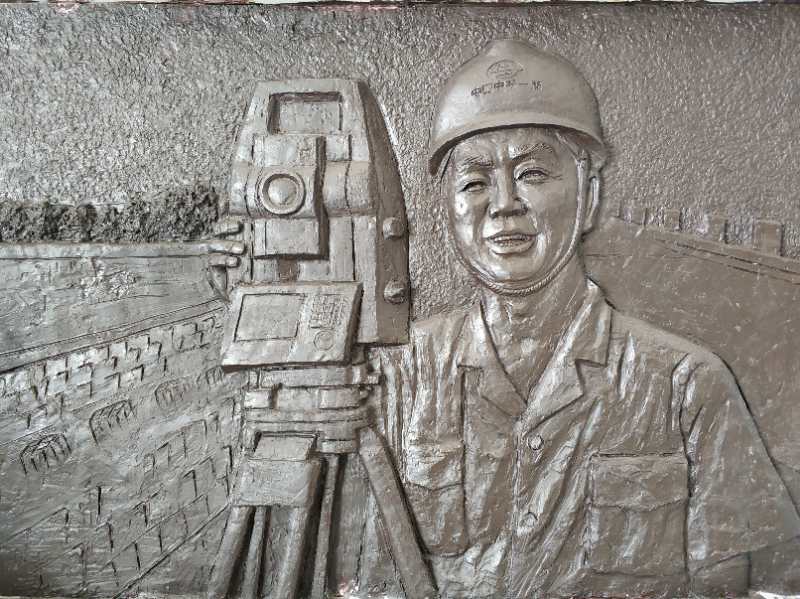 中铁一局发展历程主题浮雕