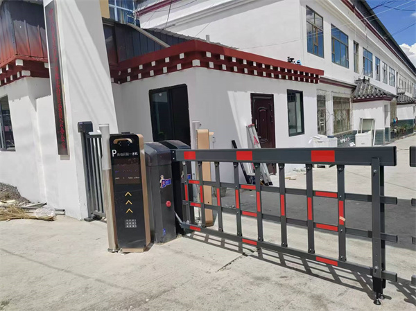 石渠司法局车牌识别空降闸车牌识别系统