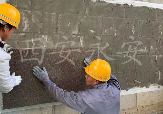 施工要点：陶瓷薄板外墙保温装饰一体板粘接面积超过70%