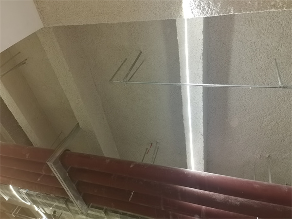 陕西无机纤维喷涂在地下室顶棚保温施工的应用