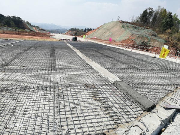 四川公路钢筋焊网施工安装成功案例