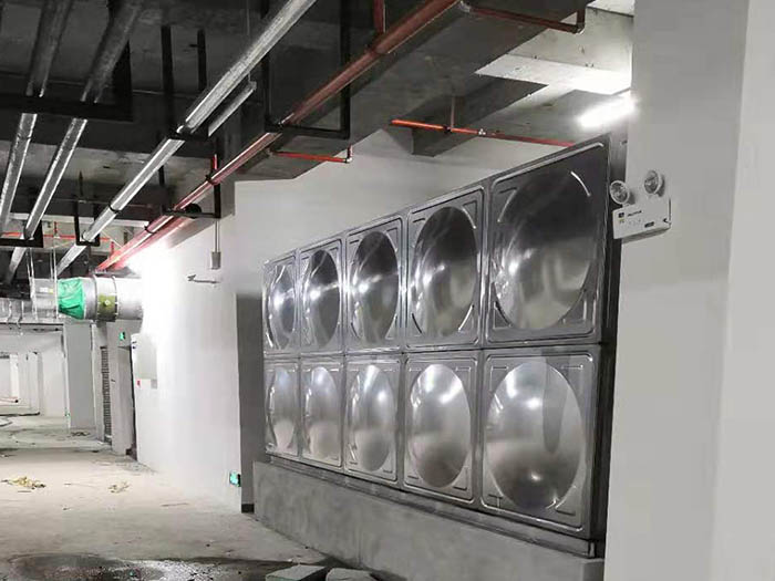 宝鸡轩苑集团项目不锈钢水箱安装案例