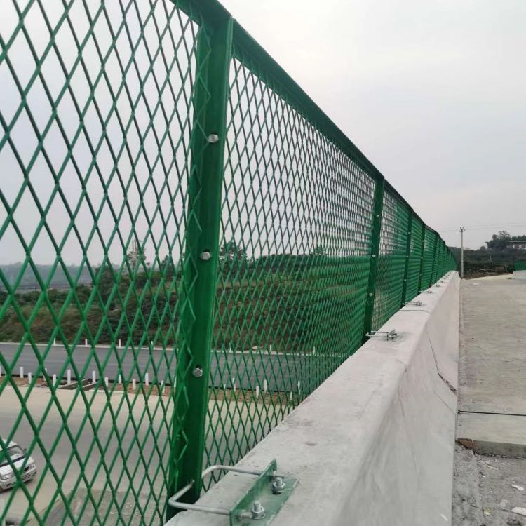 桥梁防抛网应如何安装？四川道路围栏网厂家带你了解