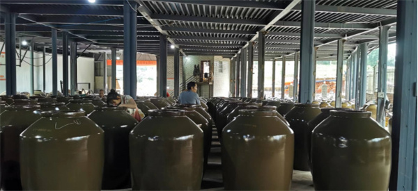 你了解四川土陶酒坛的生产流程吗？下面东匠陶瓷为你揭秘