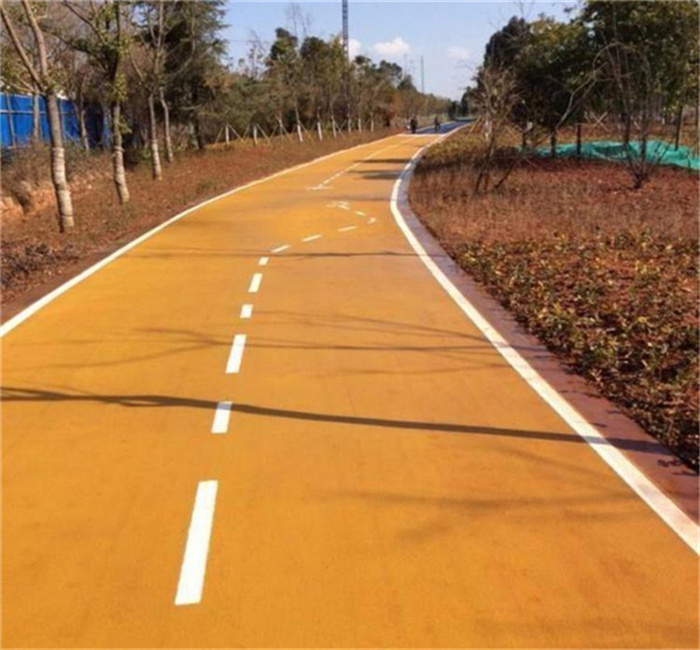四川鸿瑞佳：如何减少彩色沥青路面的损坏？又该如何维护保养？